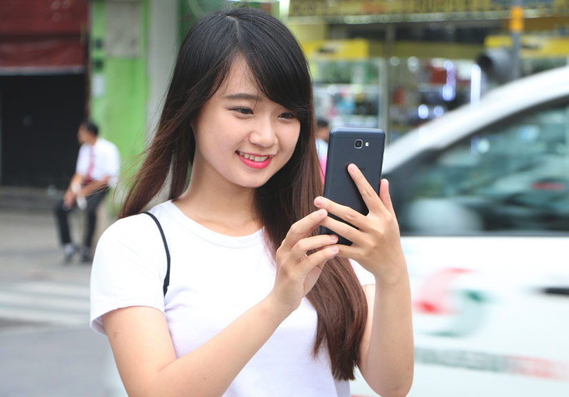 Galaxy J7 Prime - điện thoại chụp selfie đẹp, đáng tiền
