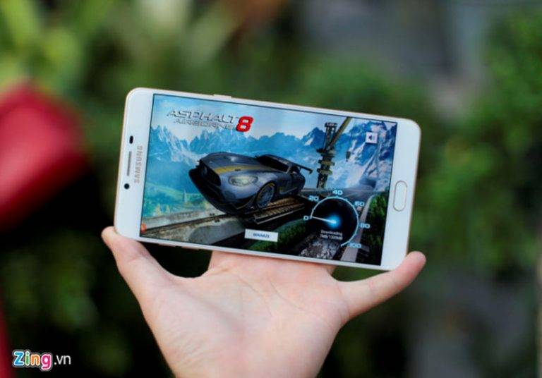 Đánh giá Galaxy C9 Pro: Màn hình đẹp, chơi game ổn định