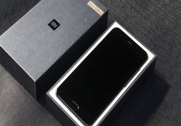 Mở hộp Xiaomi Mi 6 phiên bản vỏ gốm, viền vàng 18K cực đẹp