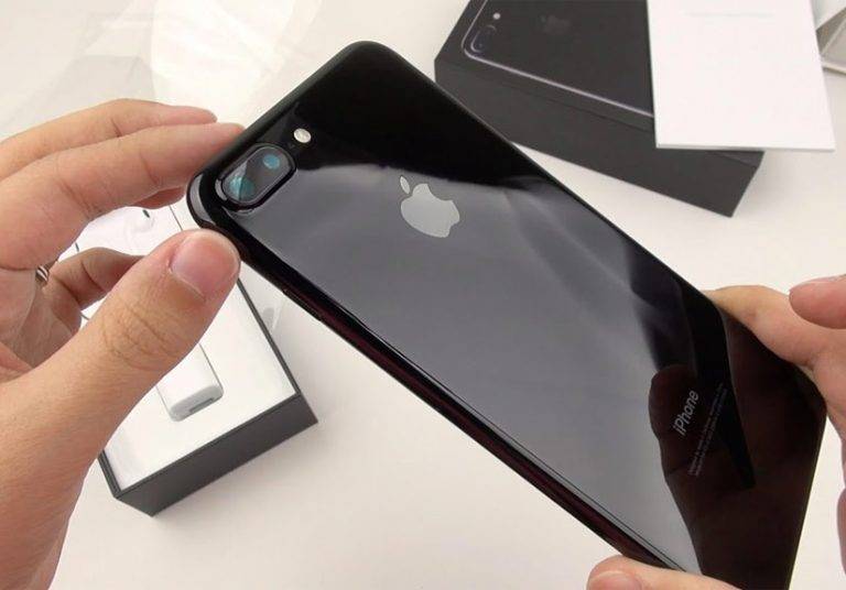 Chưa ra mắt, iPhone 8 đã xuất hiện hàng nhái