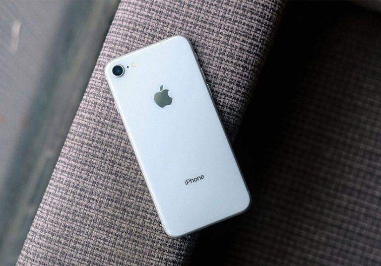 pin iPhone 8 Plus bị phồng rộp