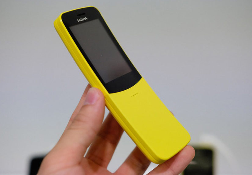 'Điện thoại quả chuối' Nokia 8110 có giá 1,68 triệu đồng