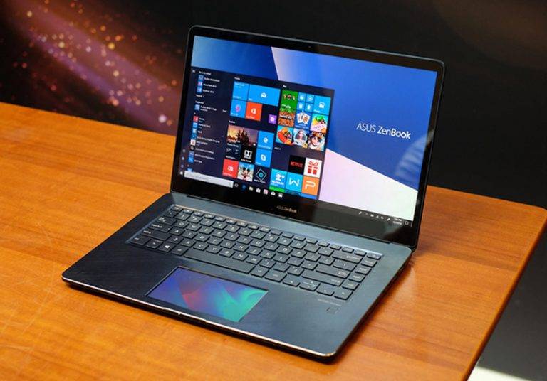 Laptop có touchpad là màn hình cảm ứng 5,5 inch