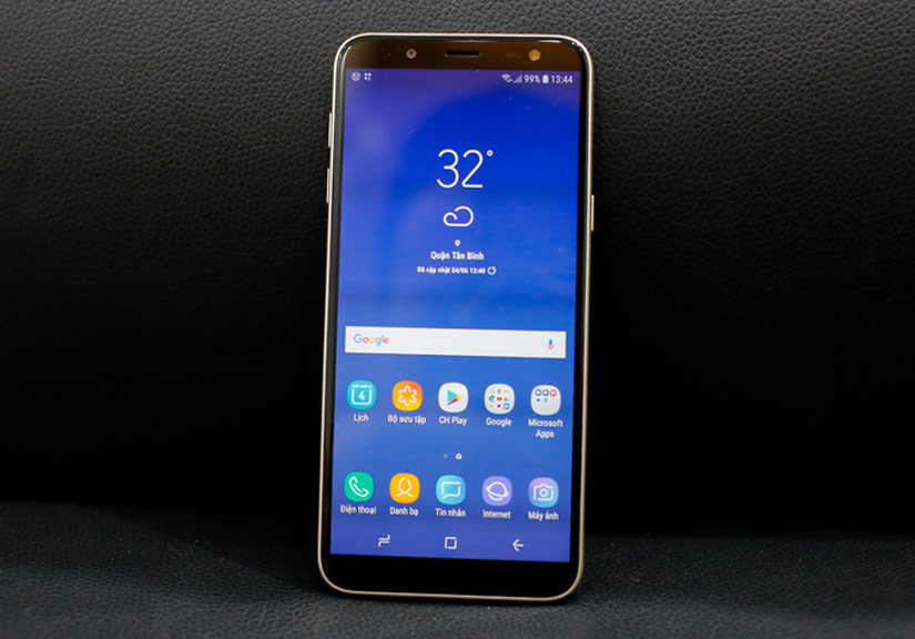 Smartphone tầm trung có màn hình vô cực đầu tiên của Samsung