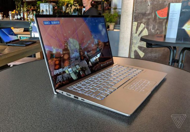 Laptop màn hình không viền của Asus, giá từ 900 USD