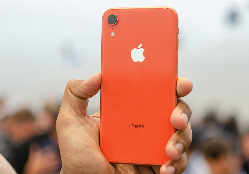 iPhone Xr có nhiều màu, giá niêm yết tại Mỹ từ 749 USD. Ảnh: Digitaltrend.