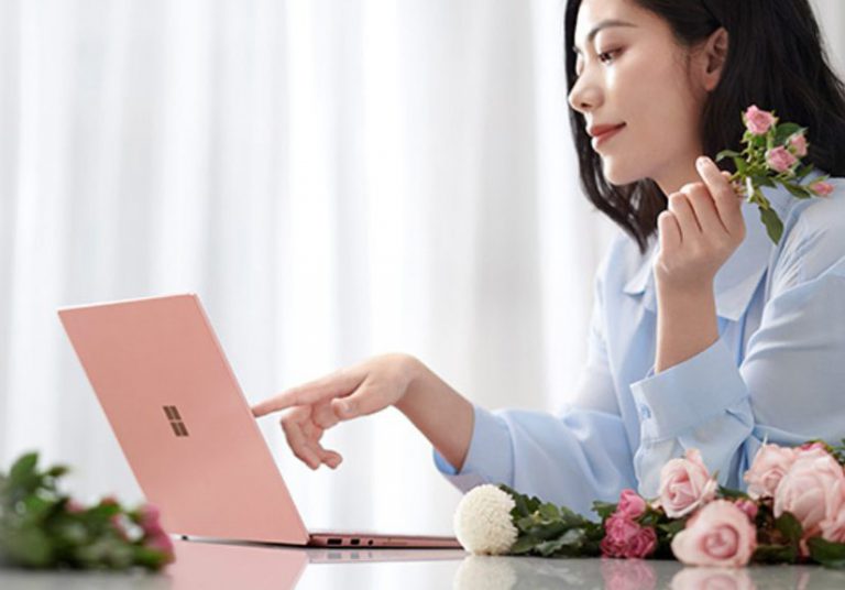 Surface Laptop 2 thêm bản màu hồng