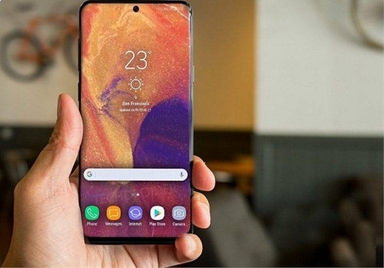 Galaxy A8s lộ ảnh với camera đặt trong màn hình