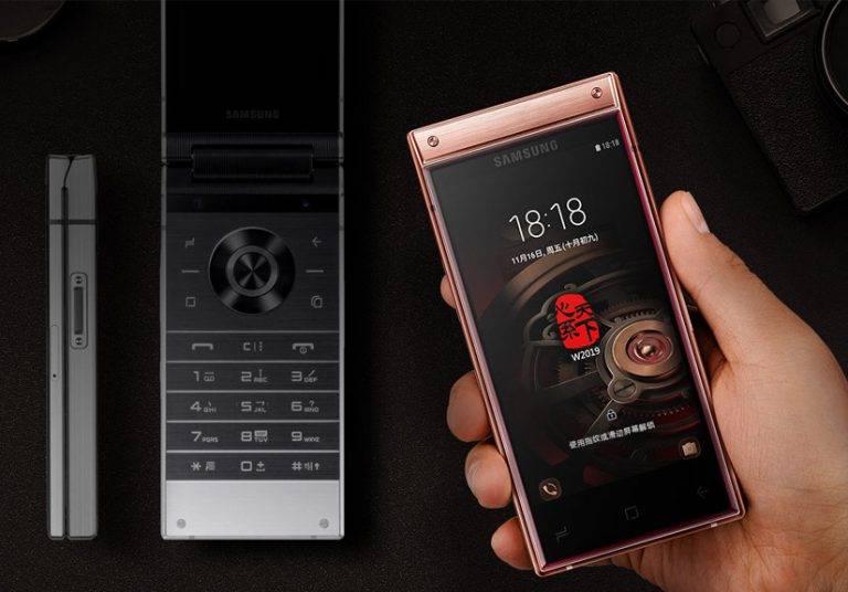 Samsung ra smartphone nắp gập với hai màn hình