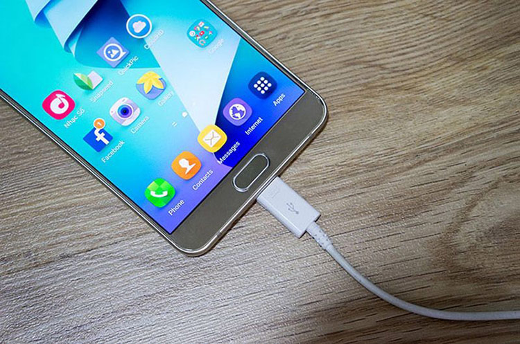 Điện thoại Samsung sạc không vào pin hoặc chập chờn và cách khắc phục