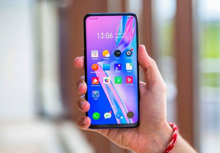 Realme X chính thức trình làng với camera selfie, giá không thể rẻ hơn