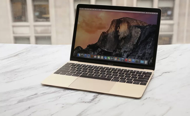 Dòng MacBook 12 inch của Apple bị hạn chế về cổng kết nối khi chỉ có một cổng USB-C. Ảnh: Cnet.