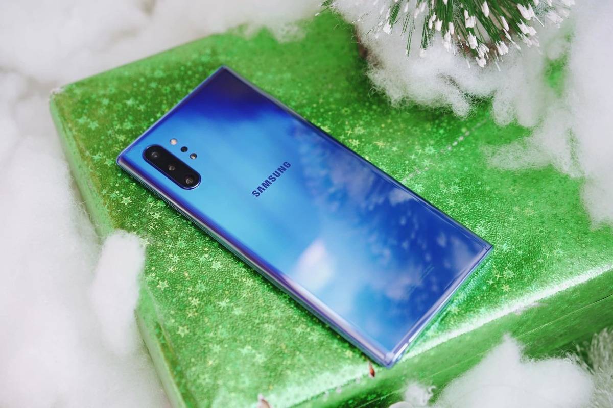 Trào lưu sắc xanh trên smartphone 2019