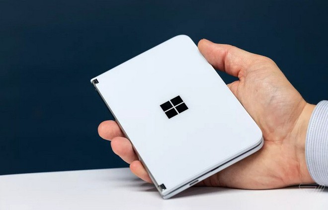 Microsoft Surface Duo đã xuất hiện ngoài thực tế, sẽ sớm bán ra trên thị trường? - Ảnh 1.