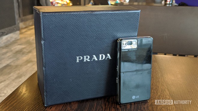Ngược dòng thời gian: LG Prada, chiếc điện thoại có màn hình cảm ứng điện dung trước cả iPhone nhưng lại chẳng đi đến đâu - Ảnh 2.
