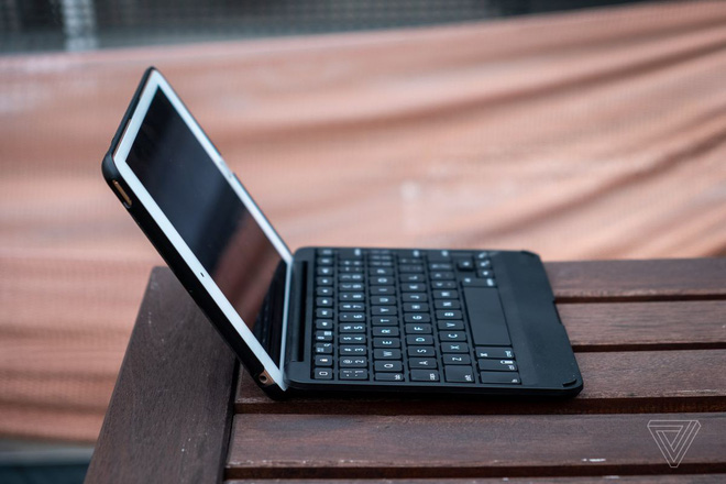 Chiếc bàn phím này biến iPad mini thành một chiếc laptop nhỏ tuyệt vời đến ngạc nhiên - Ảnh 2.