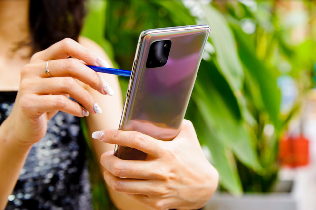 Galaxy Note 10 Lite làm bức tường thành của Samsung trở nên vững chắc hơn trước mọi đối thủ - Ảnh 1.