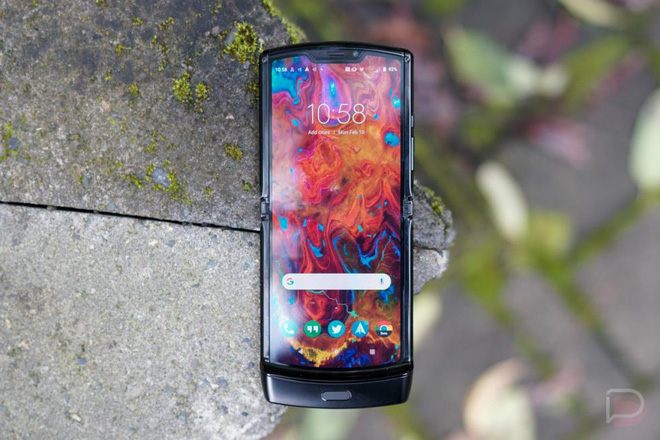 Motorola Razr: “Chiếc điện thoại khó chịu nhất mà tôi từng sử dụng” - Ảnh 1.