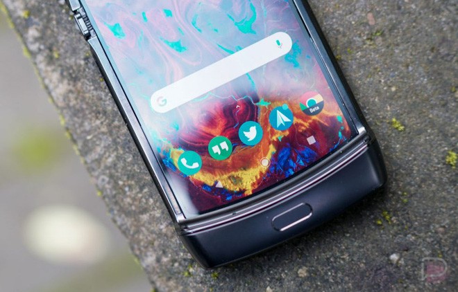 Motorola Razr: “Chiếc điện thoại khó chịu nhất mà tôi từng sử dụng” - Ảnh 3.