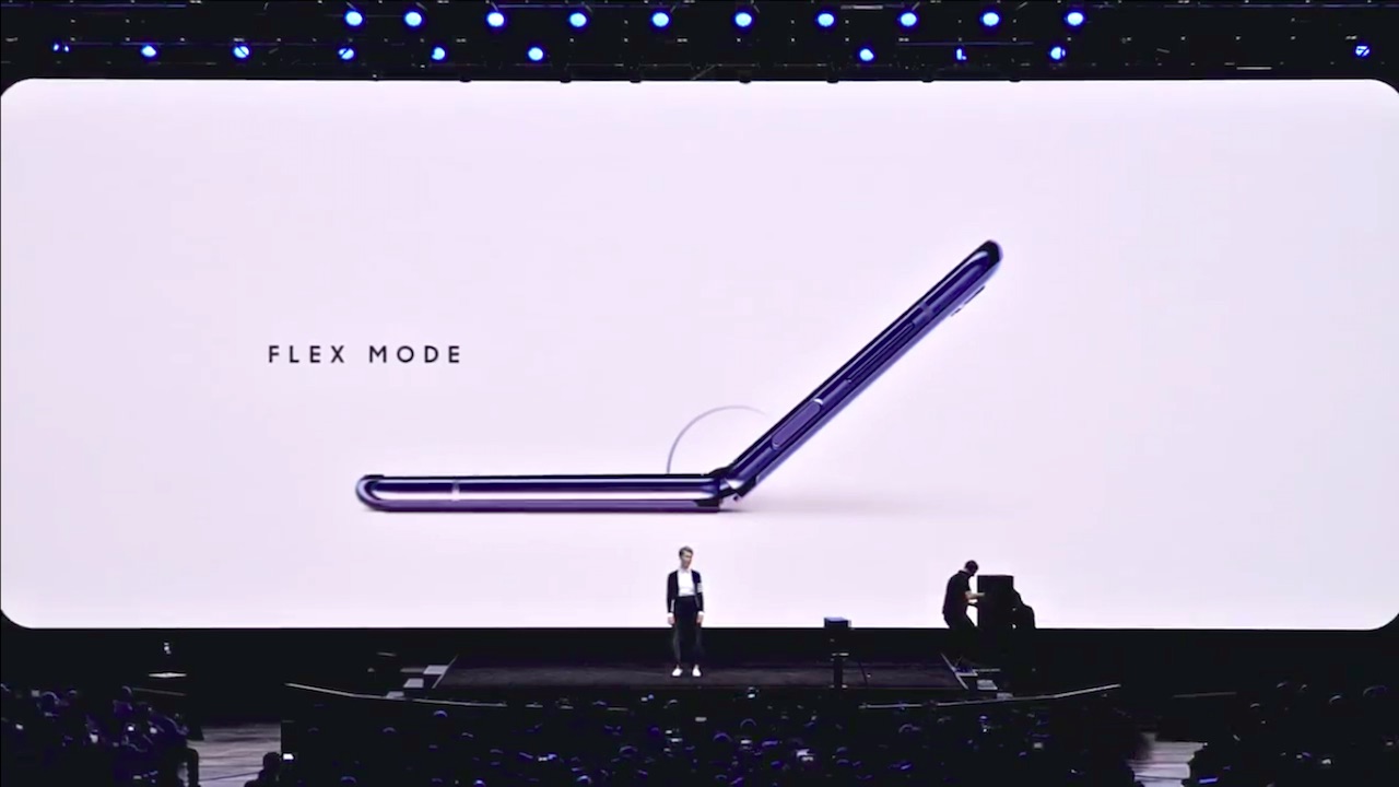 Samsung Galaxy Z Flip ra mắt, giá 1380 USD