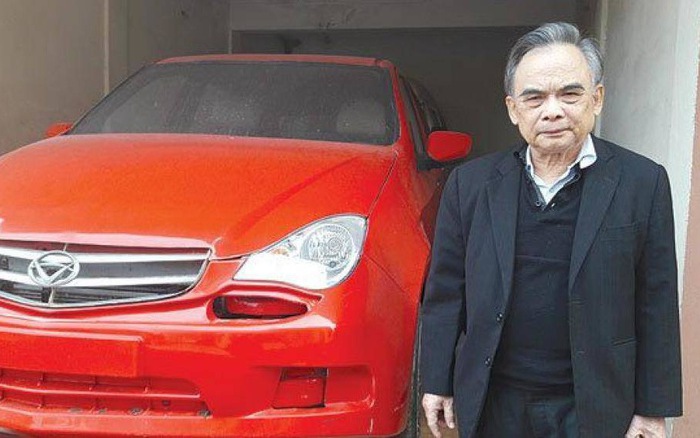 Ông Bùi Ngọc Huyên, người dành cả sự nghiệp cho ngành ô tô, bên "đứa con tinh thần" dù chào đời nhưng không được khai sinh.