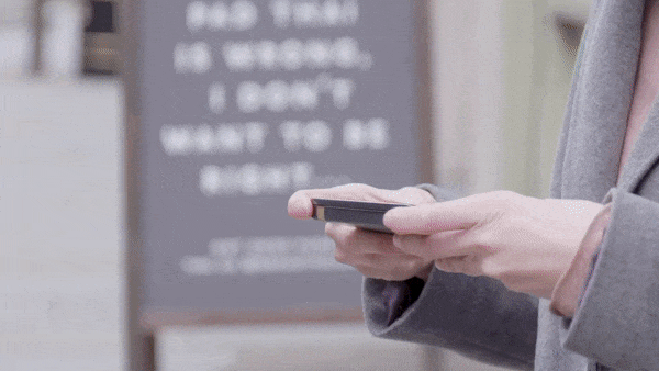 Astro Slide, smartphone bàn phím trượt chạy cả Android và Linux, sóng 5G