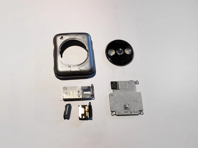 Cùng xem bộ sưu tập nguyên mẫu Apple Watch đời đầu siêu hiếm của nhà sưu tầm đến từ Italy - Ảnh 2.