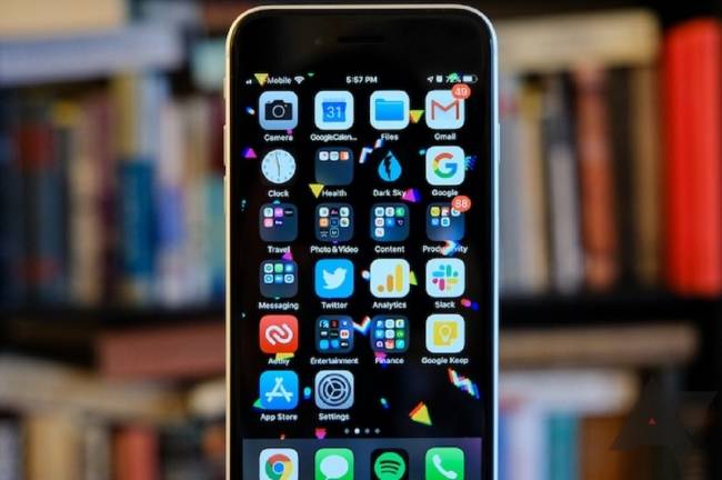 iPhone SE 2020 xách tay giảm giá sốc tại Việt Nam chỉ sau vài ngày về nước