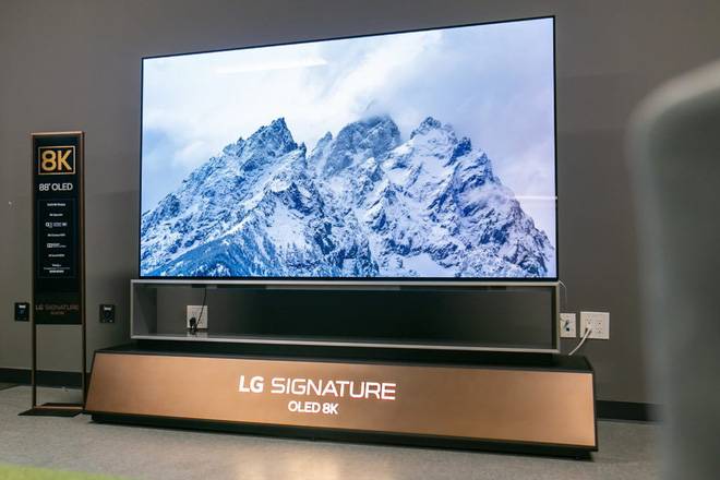 LG ra mắt TV OLED độ phân giải 8K lớn nhất thế giới - Ảnh 2.