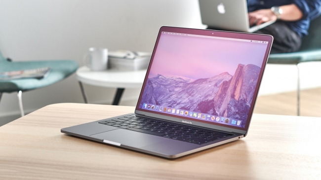 MacBook Pro 13 inch 2020 đối đầu MacBook Pro 16 inch 2019: Cơn đau đầu không hề dễ chịu