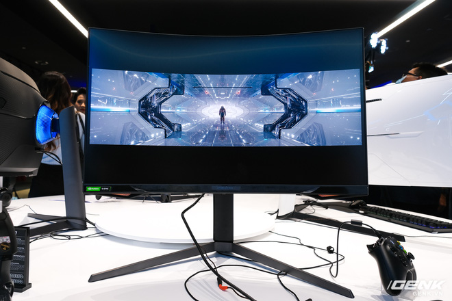 Cận cảnh màn hình cong 49 inch chuyên game 1000R của Samsung: Thiết kế đến từ tương lai, độ phân giải DQHD, 1ms, 240Hz, giá hơn 55 triệu đồng - Ảnh 6.