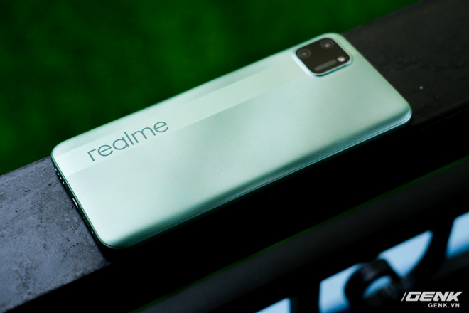 Trên tay C11: Chiếc điện thoại giá chỉ 3 triệu đồng đến từ Realme - Ảnh 3.