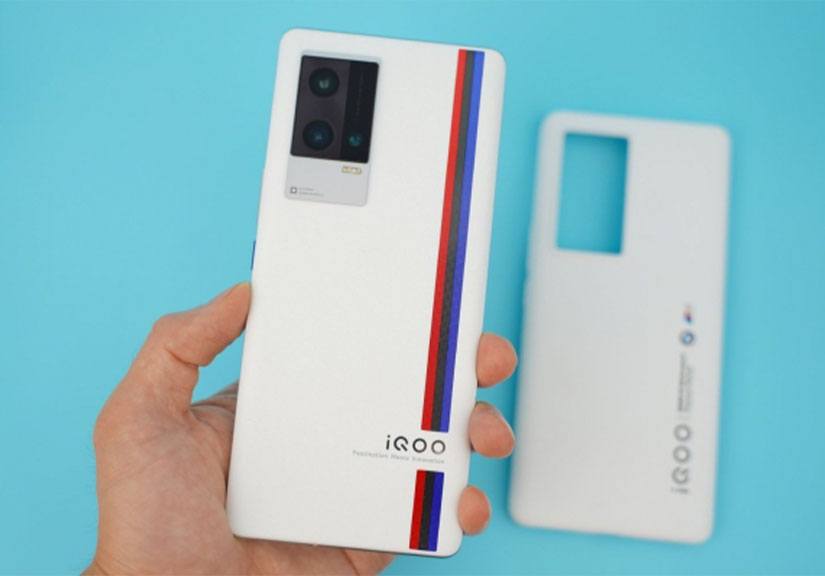 Trên tay iQOO 8 Pro mới ra mắt: 'Con thiên nga' của giới Android với màn hình đẹp 'không tì vết'