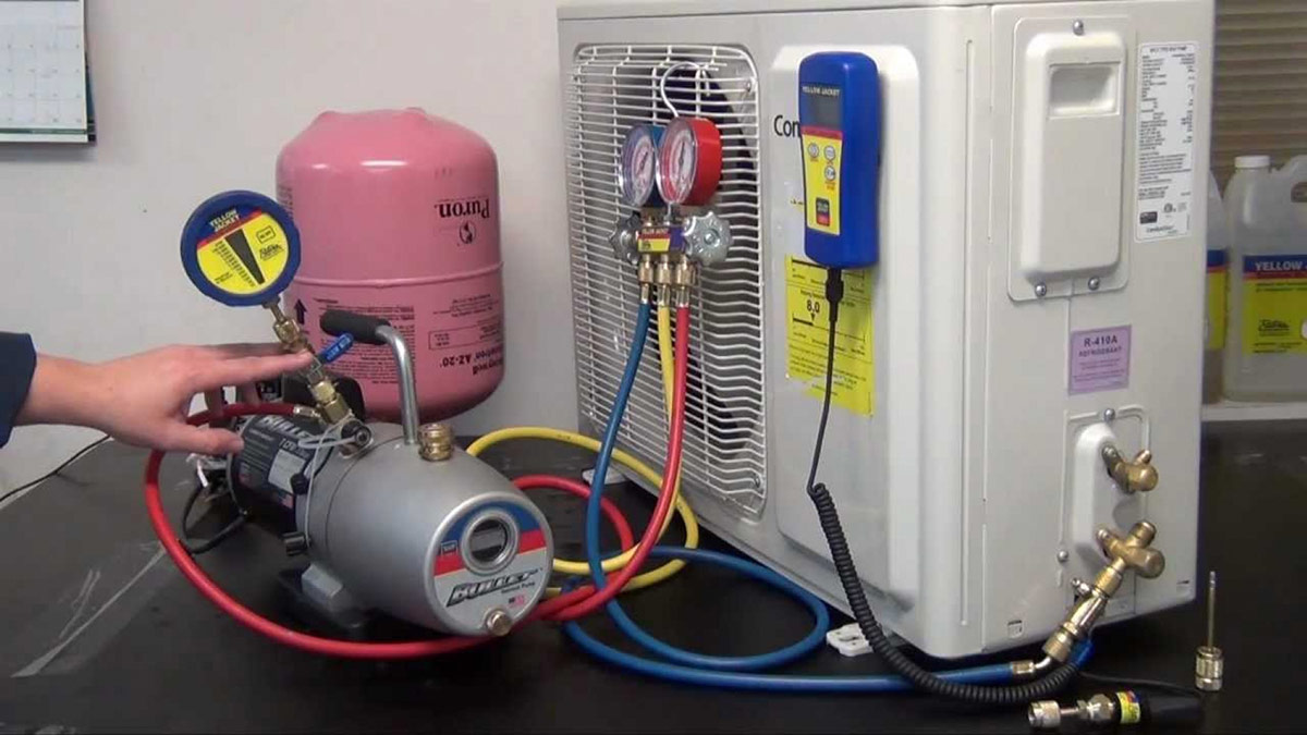 thợ cố tình báo máy lạnh hết gas để bơm thêm mặc dù điều đó là không cần thiết.