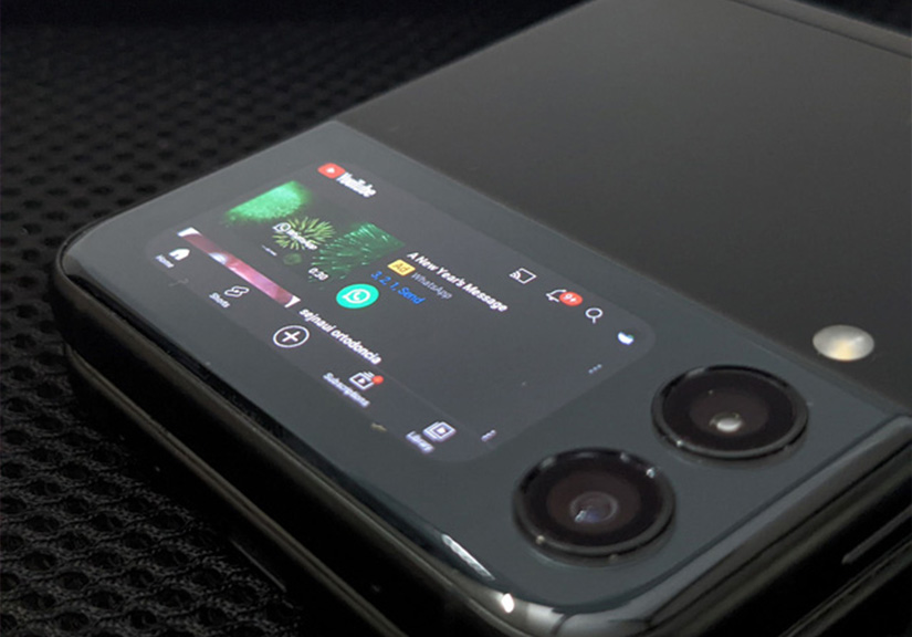 Bạn đã có thể sử dụng màn hình ngoài của Galaxy Z Flip3 như một smartphone mini