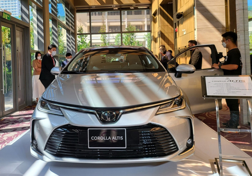 Cận cảnh Toyota Corolla Altis 2022 tại đại lý Việt: Đẹp không điểm chê, trang bị hàng đầu phân khúc