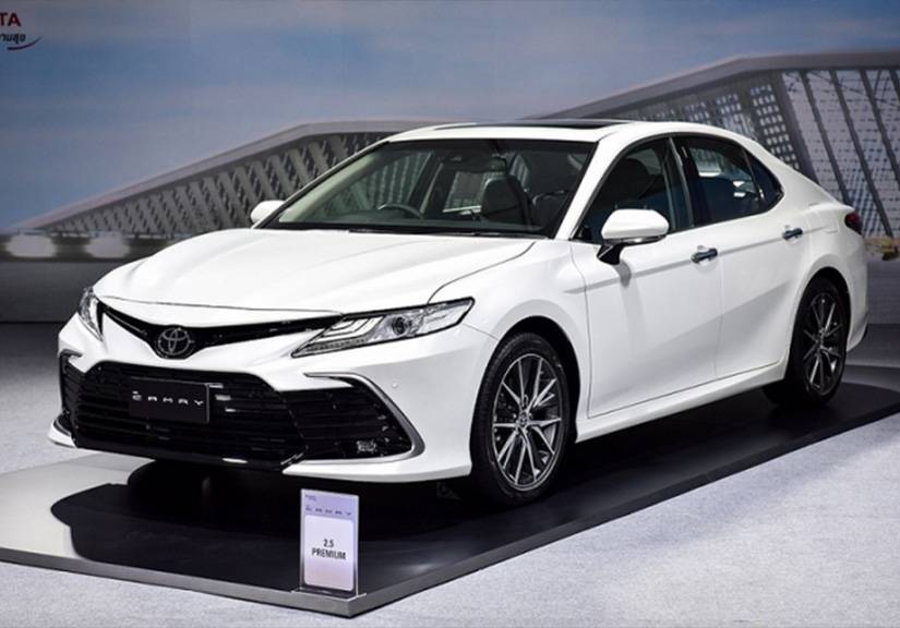 bam duoi vinfast lux a2 0 toyota camry 2022 co gia khong tuong tai dai ly 2