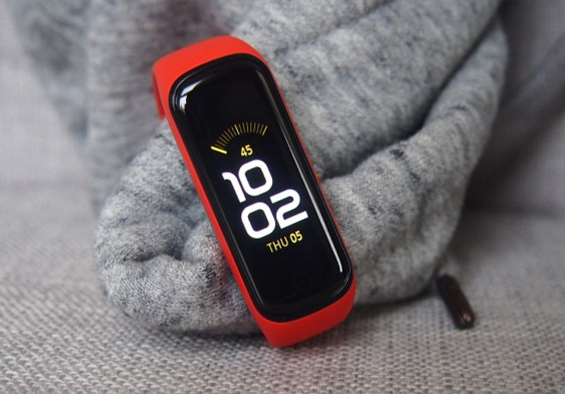 Top 5 smartwatch dưới 1 triệu đồng đáng mua nhất 2022: Xiaomi Mi Band 6 đứng đầu phân khúc