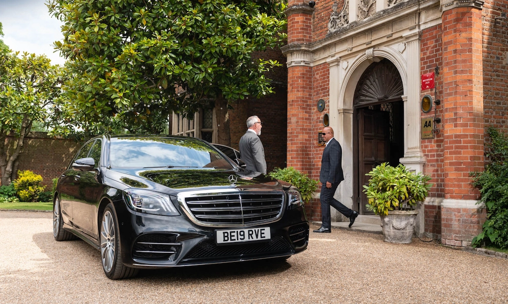 Chiến lược thương hiệu Mercedes hướng đến trải nghiệm và cảm xúc khách hàng (ảnh: Belgraves of London).