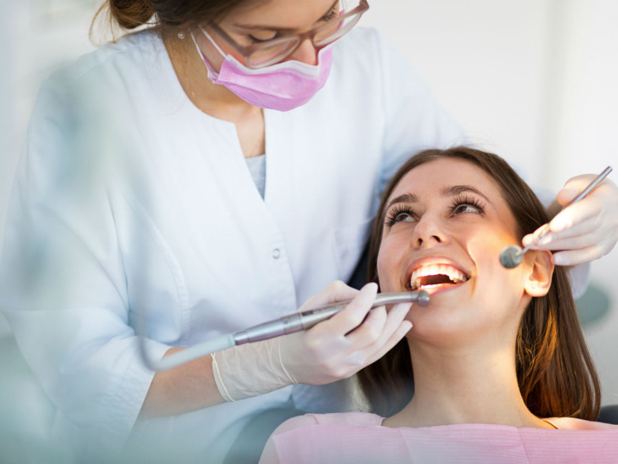 Nên đi khám nha khoa định kỳ để kiểm tra sức khỏe của răng