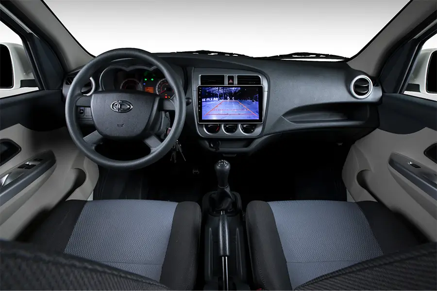 Cabin xe TERA100S thùng cánh dơi được đầu tư chỉn chu và hiện đại